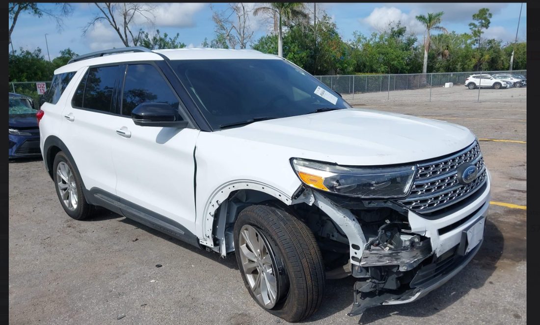 Vehículo en subasta IAA antes de ser reparado